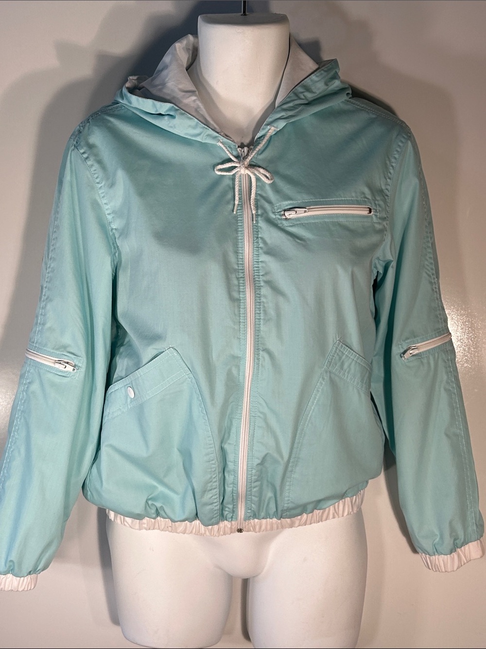 Current Seen SZ M Aqua & White Hooded Windbreaker Sporty Streetwear Utility Y2K